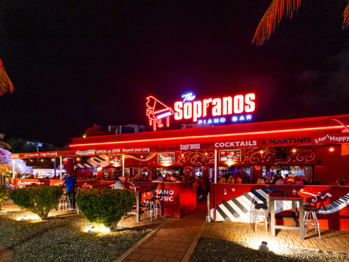 Sopranos Piano Bar – The Most Entertaining Nightlife Experience in Palm Beach